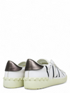 Tenis "Rockstud Accents Leather Sneakers"