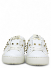 Tenis "Rockstud Accents Leather Sneakers"
