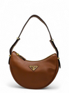 Bolso "Calfskin Arque Shoulder Bag"