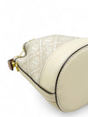 Bolso "Mini T Monogram Bucket Bag"