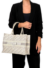 Bolso "Dior Book Tote Oblique Mediano"