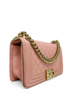 Bolso "Caviar Chevron Quilted Medium Boy Flap"