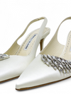 Tacones "Crystal Embellished Pumps"
