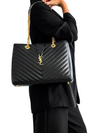 Bolso "Matelasse Chevron Monogram Shopping Bag"