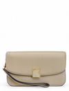 Bolso "Dakota Flap Wristlet"
