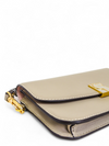 Bolso "Dakota Flap Wristlet"