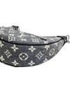 Bolso "Monogram Denim Loop Bag"