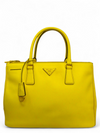 Bolso "Large Saffiano Galleria Double Zip Tote"