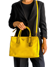 Bolso "Large Saffiano Galleria Double Zip Tote"
