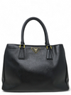 Bolso "Medium Saffiano Lux Galleria Double Zip Tote"