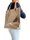 Cartera "Monogram Hayley Logo Tote Bag"
