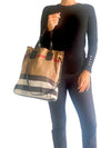Bolso "Check Canvas Tote"