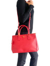 Bolso "Large Saffiano Galleria Double Zip Tote"