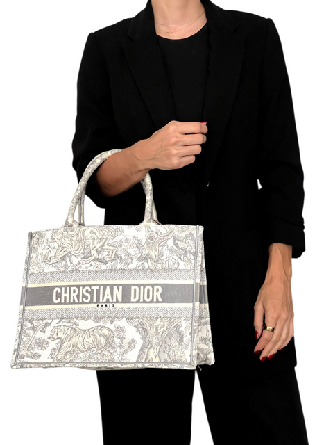 Bolso "Dior Book Tote Oblique Mediano"