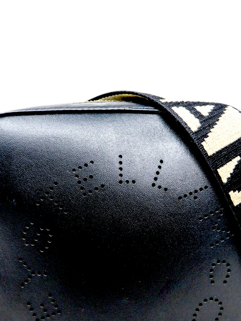 Bolso Negro