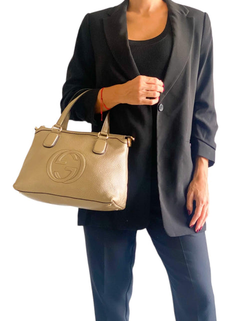 Bolso "Pebbled Calfskin Small Soho Top Handle Bag"