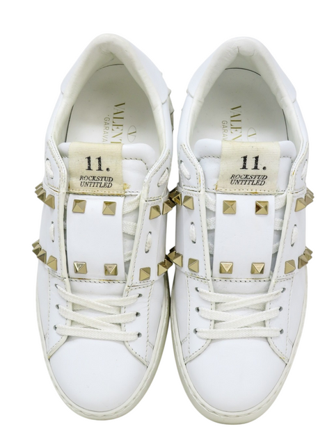 Tenis "Rockstud Accents Leather Sneakers"