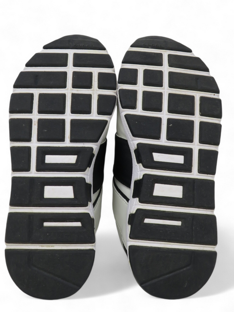 Tenis "Interlocking G Logo Leather Sneakers"