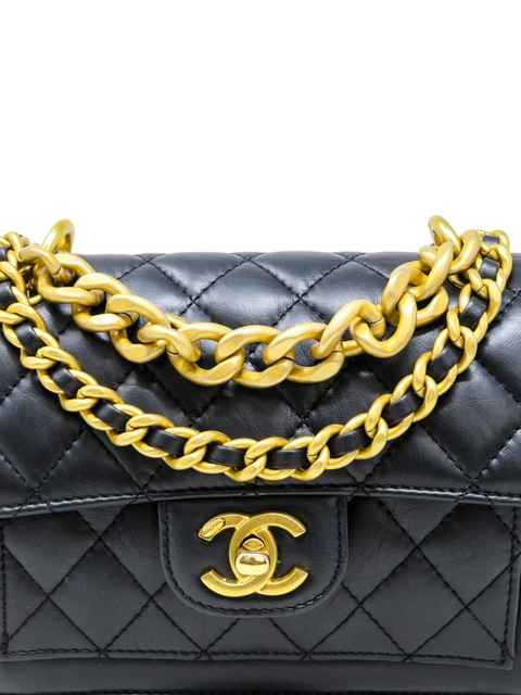 Bolso "Mini Flap Aged Calfskin Gold Hardware"