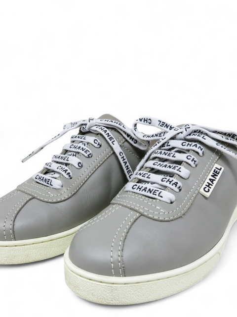 Tenis "Interlocking CC Logo Calfskin Sneakers"