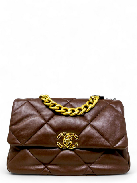 Bolso "Goatskin Quilted Large Chanel 19 Flap"