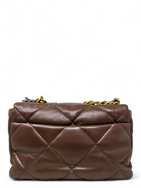 Bolso "Goatskin Quilted Large Chanel 19 Flap"