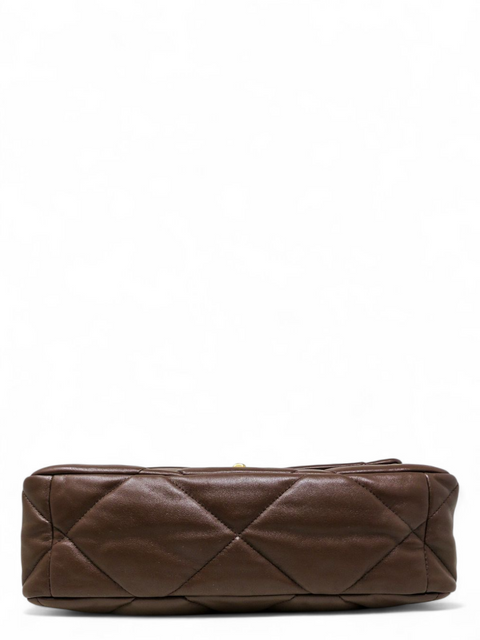 Bolso "Goatskin Quilted Large Chanel 19 Flap"