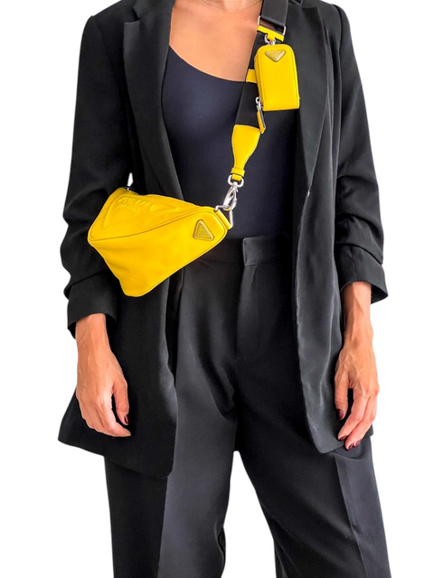 Bolso "Soft Calf Leather Triangle Shoulder Bag"
