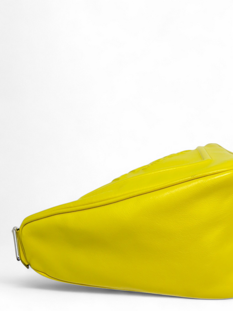 Bolso "Soft Calf Leather Triangle Shoulder Bag"