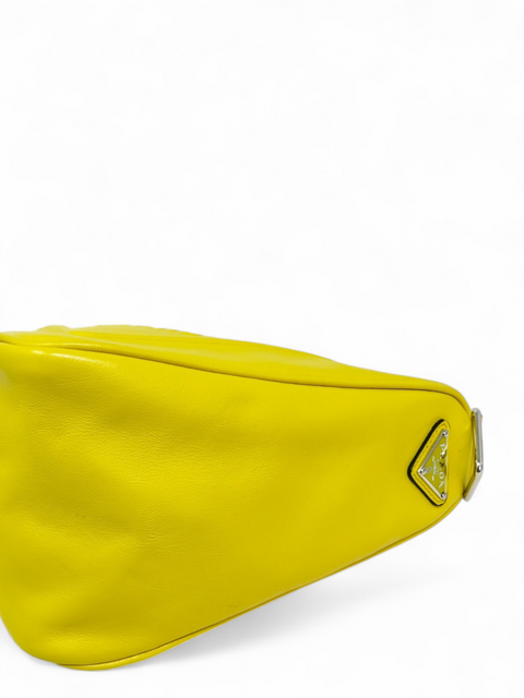 Bolso "Soft Calf Leather Triangle Shoulder Bag"