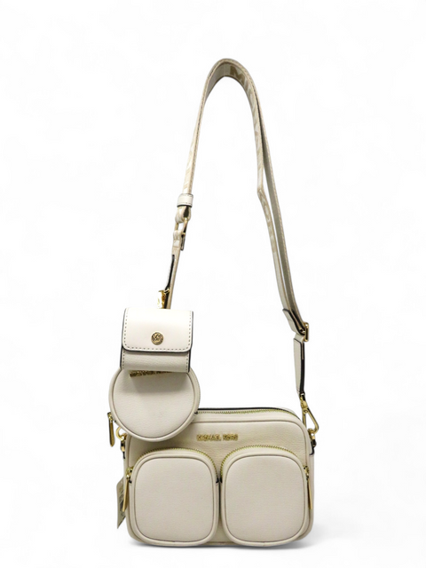 Bolso "Jet Set Medium Leather Crossbody Bag with Case for Apple Airpods Pro®"