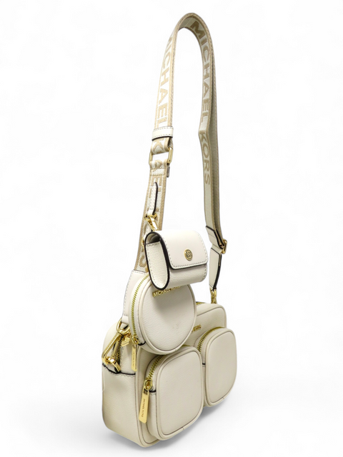 Bolso "Jet Set Medium Leather Crossbody Bag with Case for Apple Airpods Pro®"