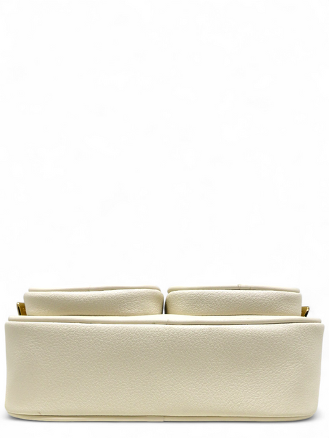 Bolso "Jet Set Medium Leather Crossbody Bag with Case for Apple Airpods Pro®"