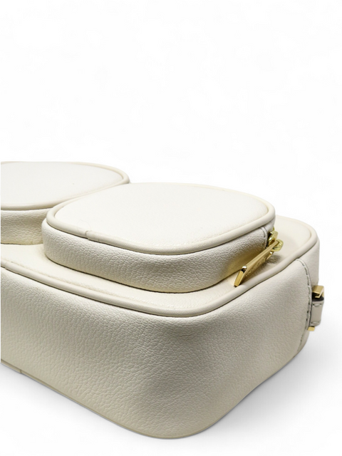 Bolso "Jet Set Medium Leather Crossbody Bag with Case for Apple Airpods Pro®"