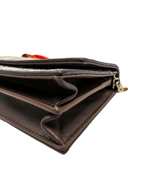 Bolso "Crossbody Wallet on Chain Caracas"