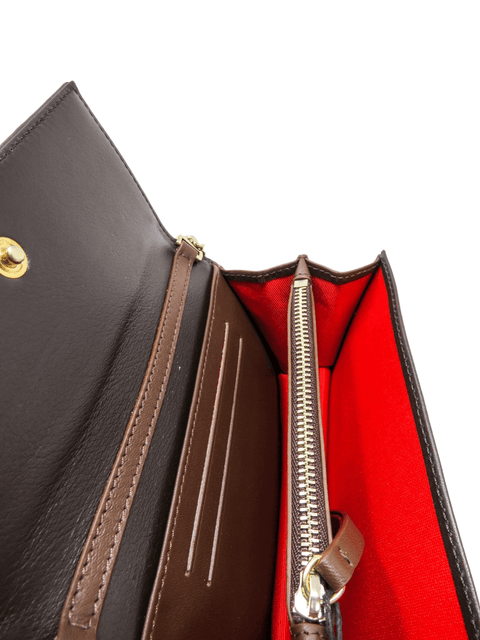 Bolso "Crossbody Wallet on Chain Caracas"