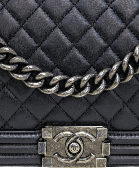 Bolso "Lambskin Quilted Medium Boy Flap"