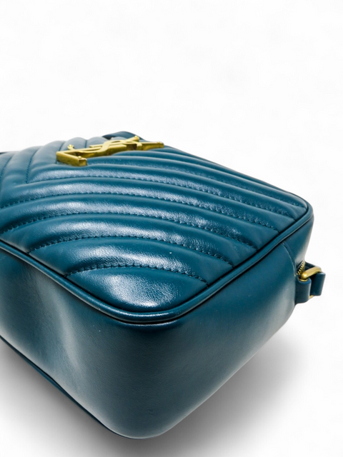 Bolso "Calfskin Matelasse Monogram Lou Camera Bag"