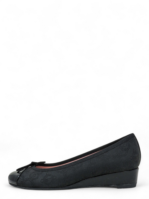 Tacones negros