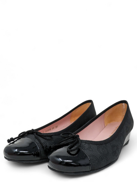 Tacones negros