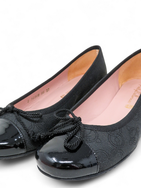 Tacones negros