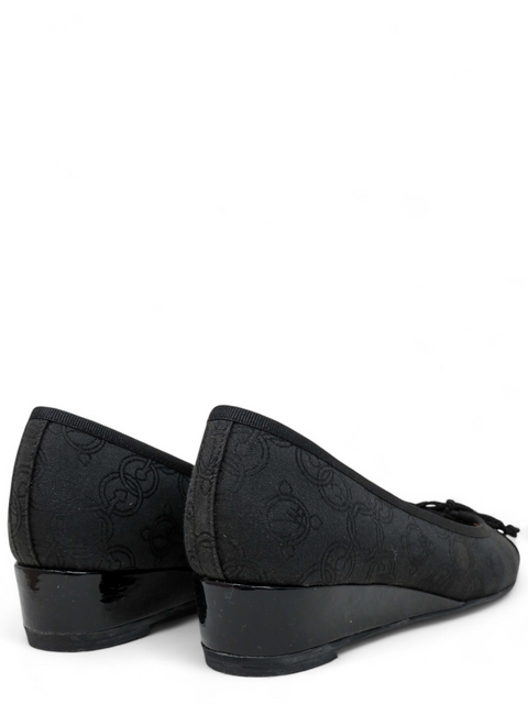 Tacones negros