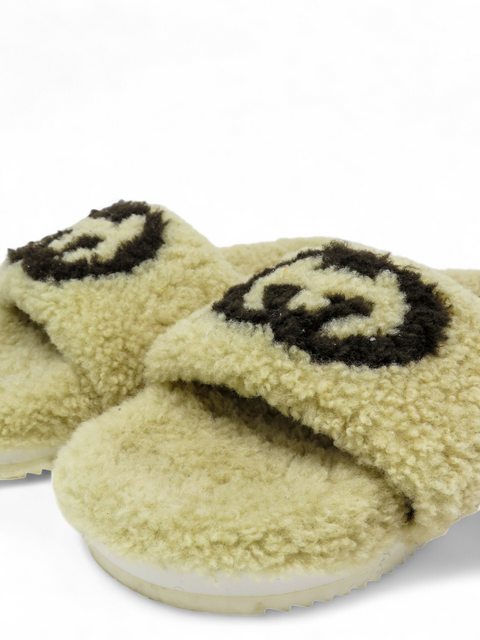 Sandalias "Interlocking G Logo Shearling Slides"