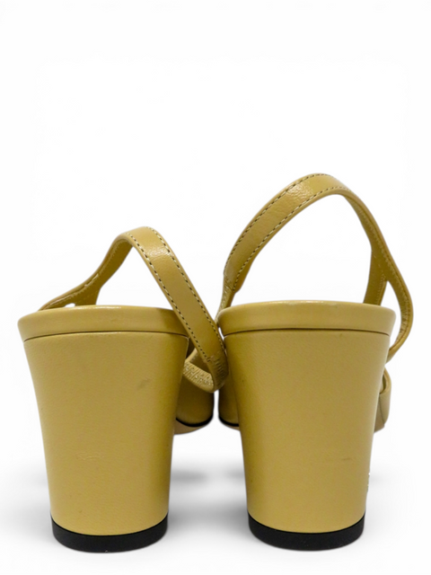 Tacones "Slingbacks"