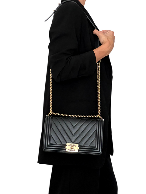 Bolso "Lambskin Chevron Quilted Medium Boy Flap"