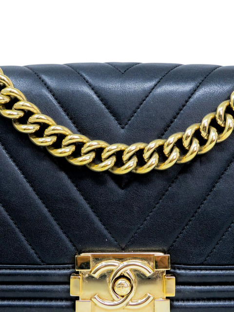 Bolso "Lambskin Chevron Quilted Medium Boy Flap"