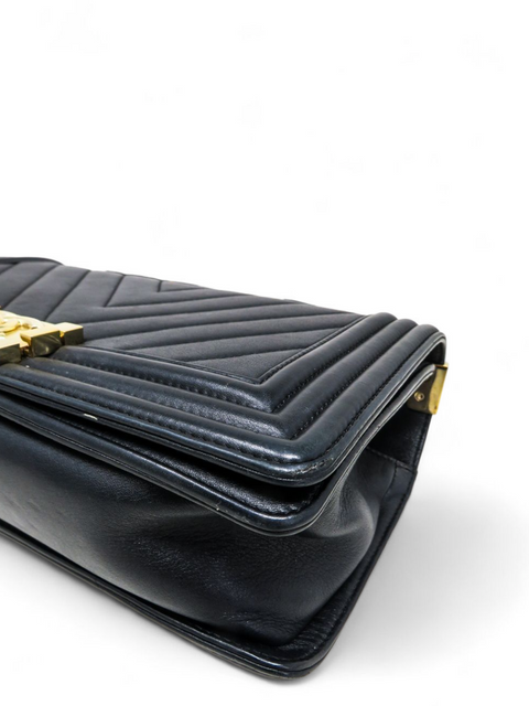 Bolso "Lambskin Chevron Quilted Medium Boy Flap"