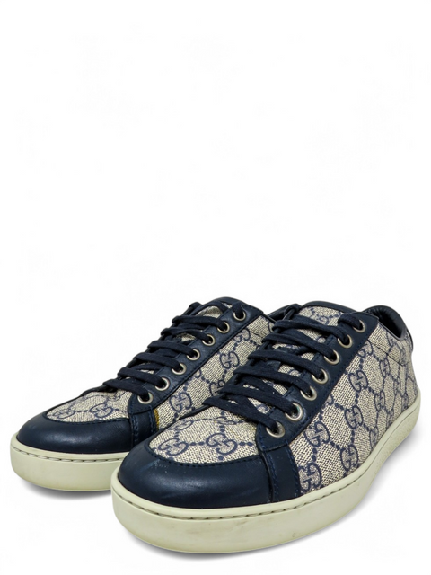 Tenis "GG Supreme Canvas Low Top Sneakers"