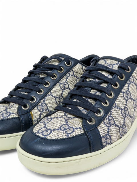 Tenis "GG Supreme Canvas Low Top Sneakers"