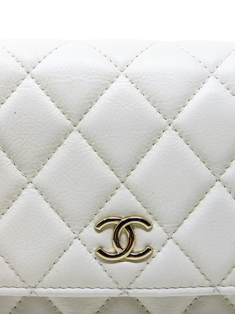 Bolso "Calfskin Quilted Mini Maxi Pearls Wallet On Chain WOC White"